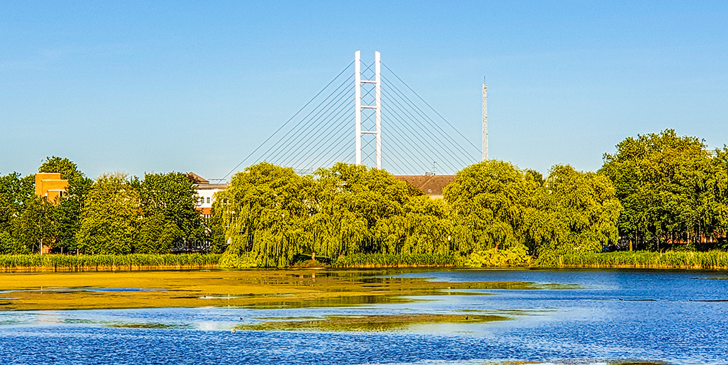 Ein neues Wahrzeichen, der Pylon der Rügenbrücke